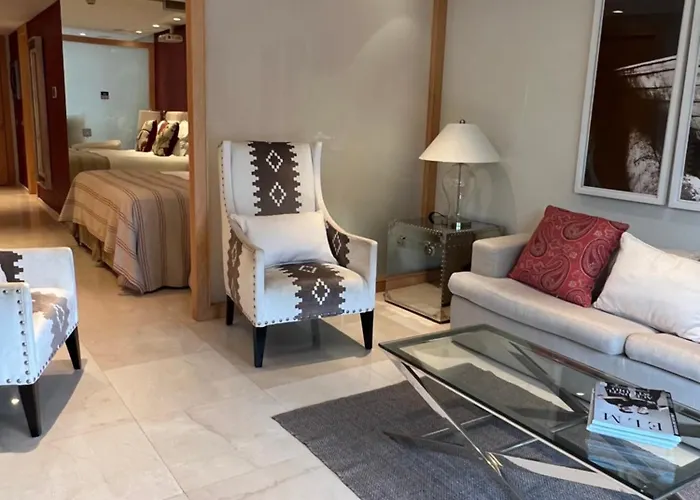 アパート Luxury In Puente-romano